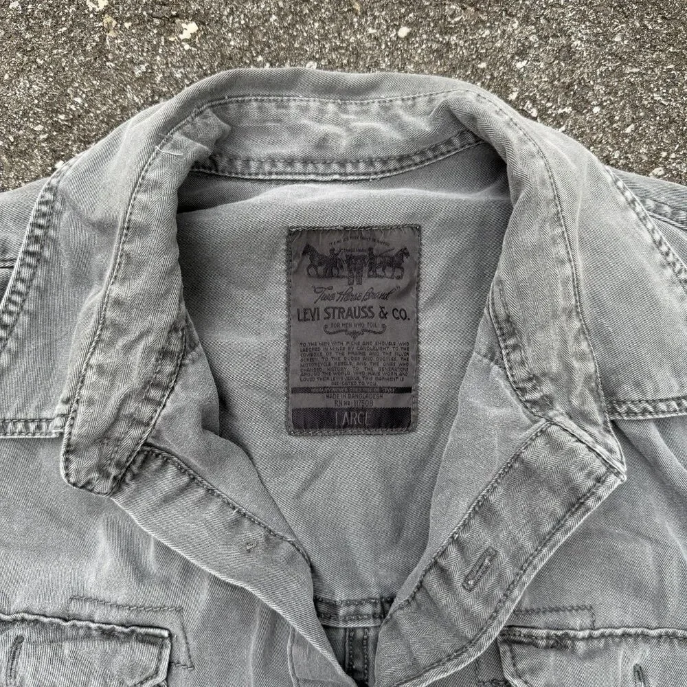 Levi Strauss & Co. Men's Gray Cotton Long Sleeve Button-Up Shirt Size Large